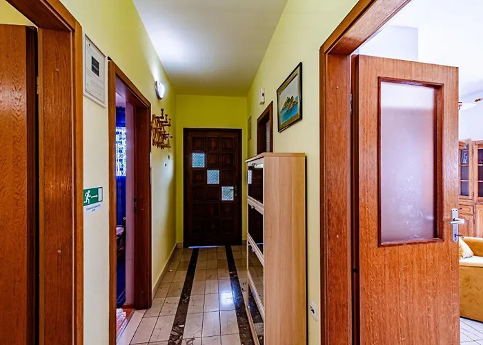 Meri By Guide Apartament *